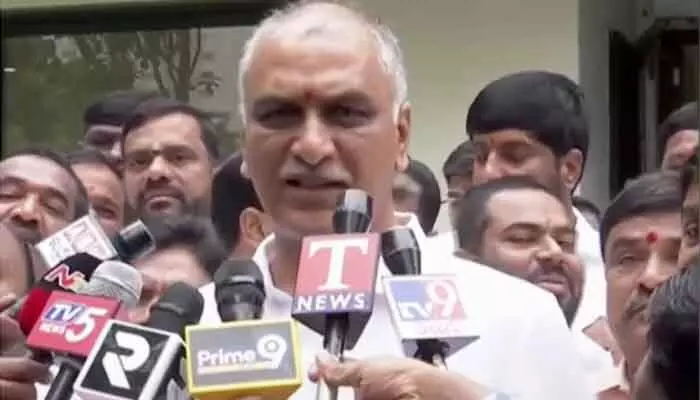 కమిషన్ అడిగిన ప్రతి ప్రశ్నకు సమాధానమిస్తా.. హరీశ్ రావు కీలక వ్యాఖ్యలు కమిషన్ అడిగిన ప్రతి ప్రశ్నకు సమాధానమిస్తా.. హరీశ్ రావు కీలక వ్యాఖ్యలు