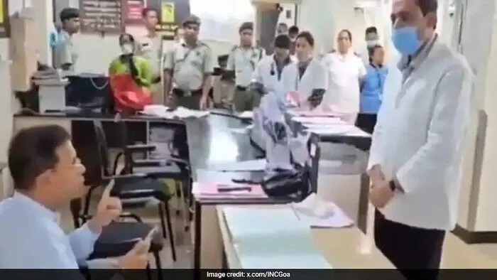 Goa doctors protest: డాక్టర్లను అవమానించిన మంత్రిపై చర్యలు తీసుకోండి: గోవా వైద్యుల నిరసన Goa doctors protest: డాక్టర్లను అవమానించిన మంత్రిపై చర్యలు తీసుకోండి: గోవా వైద్యుల నిరసన