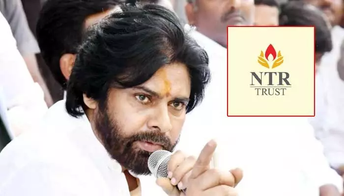 NTR ట్రస్ట్కు రూ.50 లక్షలు అందజేసిన పవన్ కల్యాణ్ NTR ట్రస్ట్కు రూ.50 లక్షలు అందజేసిన పవన్ కల్యాణ్