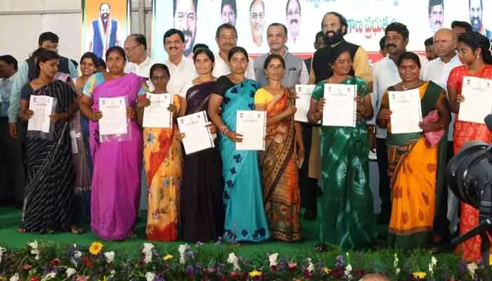 పదేళ్ల కాలంలో కేసీఆర్ అక్రమాలు ఎన్నో : మంత్రి కోమటిరెడ్డి వెంకట్ రెడ్డి పదేళ్ల కాలంలో కేసీఆర్ అక్రమాలు ఎన్నో : మంత్రి కోమటిరెడ్డి వెంకట్ రెడ్డి
