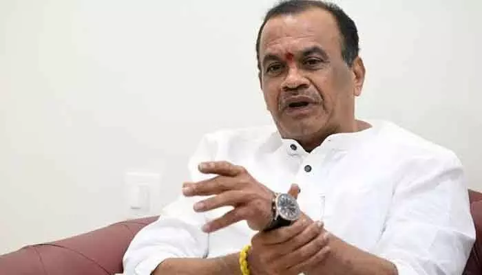బనకచర్లను కట్టనివ్వం: మంత్రి కోమటిరెడ్డి సంచలన వ్యాఖ్యలు బనకచర్లను కట్టనివ్వం: మంత్రి కోమటిరెడ్డి సంచలన వ్యాఖ్యలు