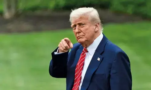 America: అమెరికాలో 12 దేశాల ప్రజలకు నో ఎంట్రీ
