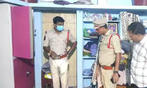 తాళం వేసిన ఇంట్లో చోరీ