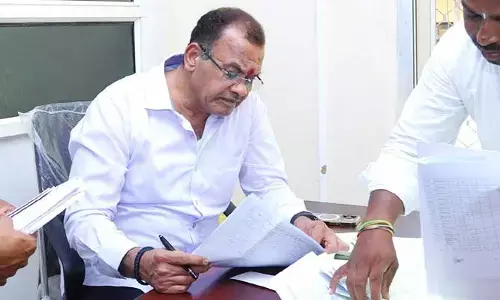 ప్రజలకు సేవ చేయడమే ప్రభుత్వ ఉద్యోగుల ధర్మం.. మంత్రి కోమటిరెడ్డి ఆసక్తికర వ్యాఖ్యలు
