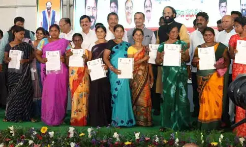 పదేళ్ల కాలంలో కేసీఆర్ అక్రమాలు ఎన్నో : మంత్రి కోమటిరెడ్డి వెంకట్ రెడ్డి