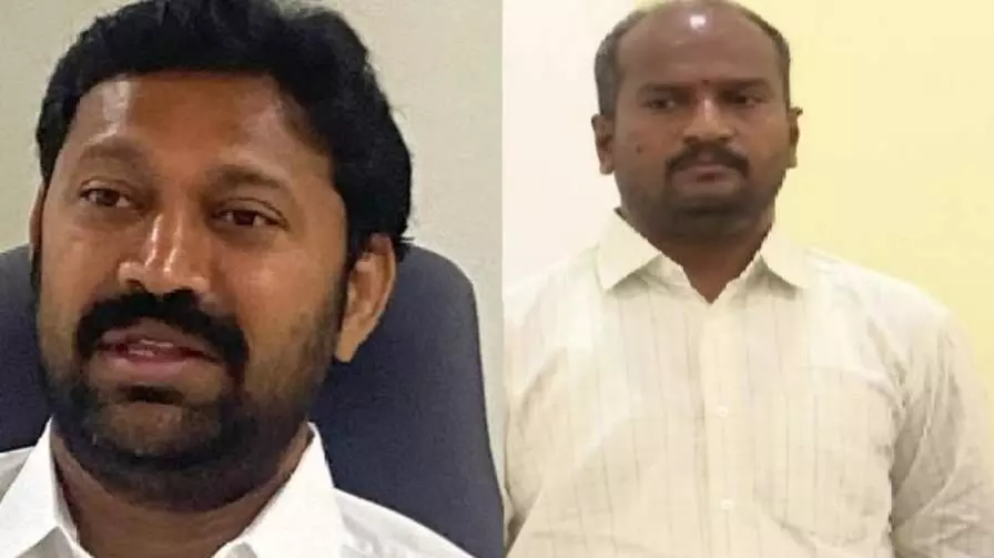 ఎంపీ అవినాష్రెడ్డి పీఏ రాఘవరెడ్డి కోసం పోలీసుల గాలింపు ఎంపీ అవినాష్రెడ్డి పీఏ రాఘవరెడ్డి కోసం పోలీసుల గాలింపు