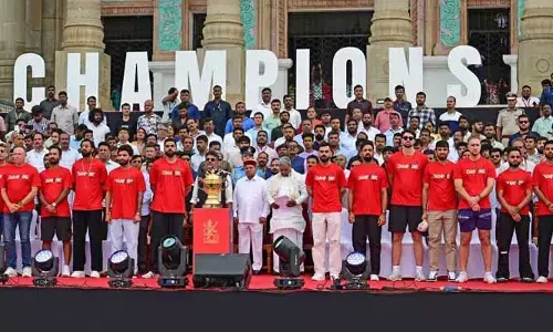 ఆర్సీబీ ఆటగాళ్ల సన్మాన సభ ప్లాన్ సర్కార్‌దే..! కర్ణాటక రాజ్‌భవన్ సంచలన ప్రకటన
