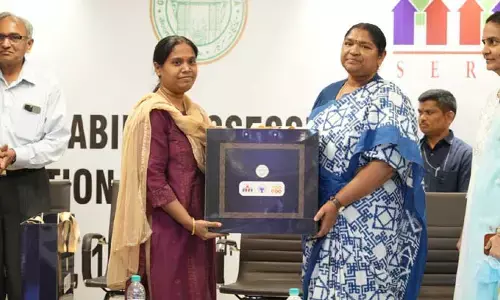 Seethakka: సదరం సర్టిఫికెట్స్ ఆధారంగానే సంక్షేమ పథకాలు.. మంత్రి సీతక్క కీలక వ్యాఖ్యలు