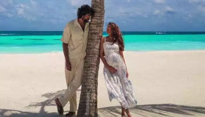 నేను ఈ రెండింటిలో జీవించడానికి ప్రయత్నిస్తానంటూ లావణ్య త్రిపాఠి పోస్ట్.. ఆకట్టుకుంటోన్న క్యూట్ కపుల్ ఫొటో నేను ఈ రెండింటిలో జీవించడానికి ప్రయత్నిస్తానంటూ లావణ్య త్రిపాఠి పోస్ట్.. ఆకట్టుకుంటోన్న క్యూట్ కపుల్ ఫొటో