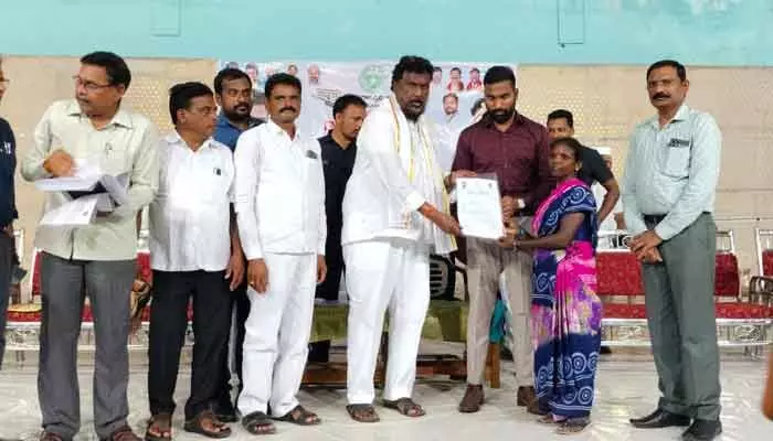 పేదోడి సొంతింటి కల ప్రభుత్వ ధ్యేయం :మంత్రి లక్ష్మణ్ కుమార్ పేదోడి సొంతింటి కల ప్రభుత్వ ధ్యేయం :మంత్రి లక్ష్మణ్ కుమార్
