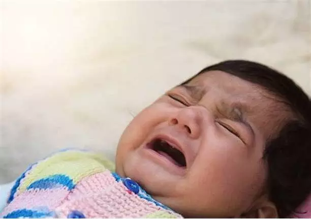 పసి పిల్లలు ఏడిస్తే లైట్ తీసుకుంటున్నారా? పెద్ద తప్పు చేస్తున్నారని హెచ్చరించిన శాస్త్రవేత్తలు పసి పిల్లలు ఏడిస్తే లైట్ తీసుకుంటున్నారా? పెద్ద తప్పు చేస్తున్నారని హెచ్చరించిన శాస్త్రవేత్తలు