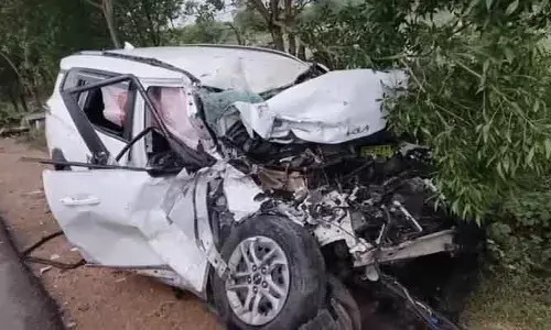 Accident: రాష్ట్రంలో ఘోర రోడ్డు ప్రమాదం.. అక్కడికక్కడే ముగ్గురు దుర్మరణం