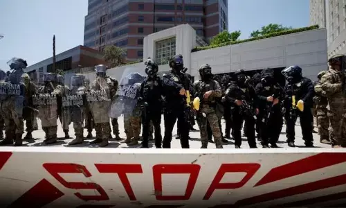 Los Angeles: లాస్ ఎంజెల్స్ లో పరిమిత కర్ఫ్యూ