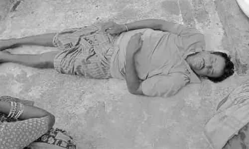 అప్పు డబ్బులు తిరిగివ్వలేదని వ్యక్తి ఆత్మహత్య.