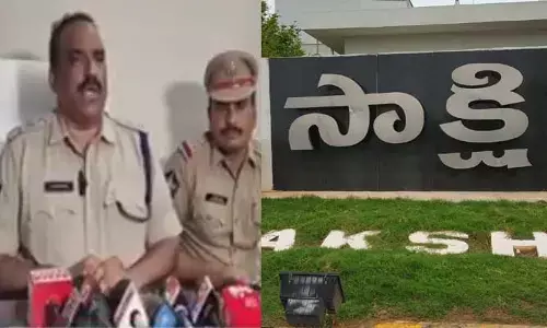 సాక్షి కార్యాలయానికి నిప్పు అంటూ ప్రచారం.. డీఎస్పీ శ్రవణ్ కుమార్ స్ట్రాంగ్ వార్నింగ్
