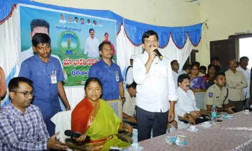 పేదోడికి గూడు కట్టాలని విజ్ఞత ఆనాటి పెద్దలకు లేదు : మంత్రి పొంగులేటి