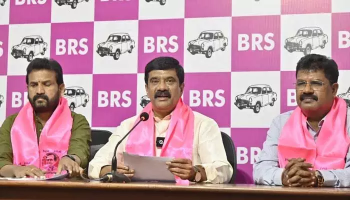 ఆ పార్టీ కార్యకర్తలు సీఎంను నమ్మొద్దు: ఎమ్మెల్యే వేముల ఆ పార్టీ కార్యకర్తలు సీఎంను నమ్మొద్దు: ఎమ్మెల్యే వేముల
