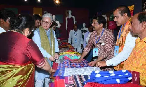 చేనేత కళా నైపుణ్యం అద్భుతం : గవర్నర్ జిష్ణు దేవ్ వర్మ