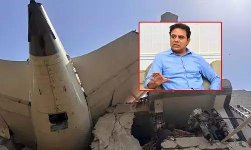 గుజరాత్ విమాన ప్రమాదంపై KTR దిగ్భ్రాంతి