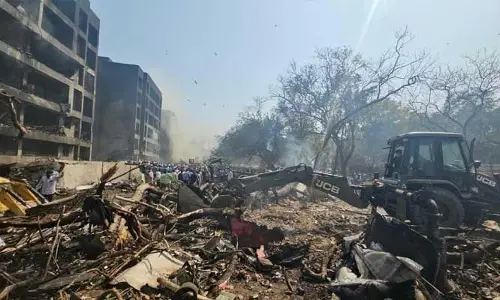 Ahmedabad Plane Crash : విమాన ప్రమాదం.. ప్రత్యక్ష సాక్షులు ఏం చెప్పారంటే?