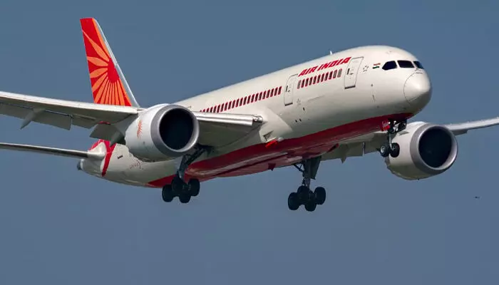 Air india: థాయ్లాండ్ నుంచి ఢిల్లీకి బయల్దేరిన ఎయిర్ ఇండియా విమానానికి బాంబు బెదిరింపు Air india: థాయ్లాండ్ నుంచి ఢిల్లీకి బయల్దేరిన ఎయిర్ ఇండియా విమానానికి బాంబు బెదిరింపు