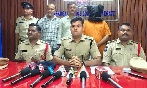 ఏటీఎం కార్డుల దొంగ అరెస్టు...
