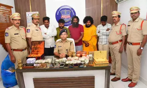 స్వామీజీ వేషంలో మోసాలకు పాల్పడుతున్న ముఠా అరెస్ట్..
