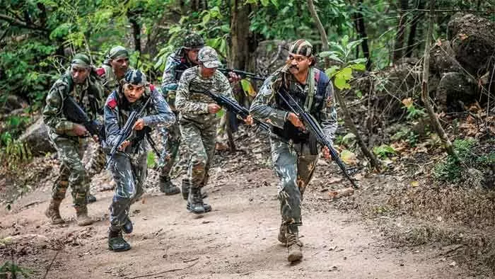 మరో భారీ ఎన్కౌంటర్.. నలుగురు మావోయిస్టులు మృతి మరో భారీ ఎన్కౌంటర్.. నలుగురు మావోయిస్టులు మృతి