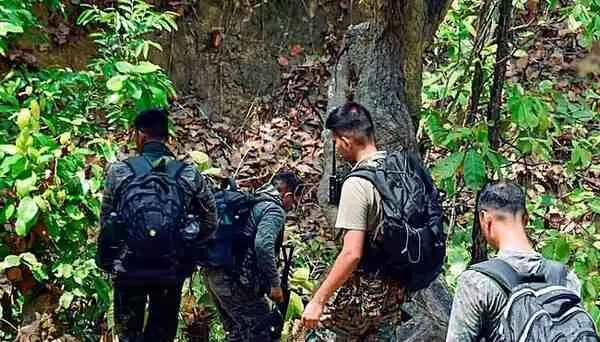 Maoists: నలుగురు మావోయిస్టుల ఎన్కౌంటర్.. మధ్యప్రదేశ్లోని బాలాఘాట్ జిల్లాలో ఘటన Maoists: నలుగురు మావోయిస్టుల ఎన్కౌంటర్.. మధ్యప్రదేశ్లోని బాలాఘాట్ జిల్లాలో ఘటన