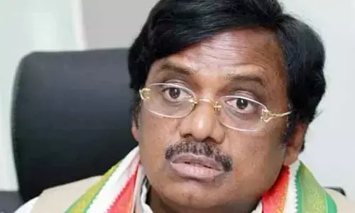 దందాలు నా ఇలాకాలో చెల్లవు.. మంత్రి గడ్డం వివేక్ మాస్ వార్నింగ్