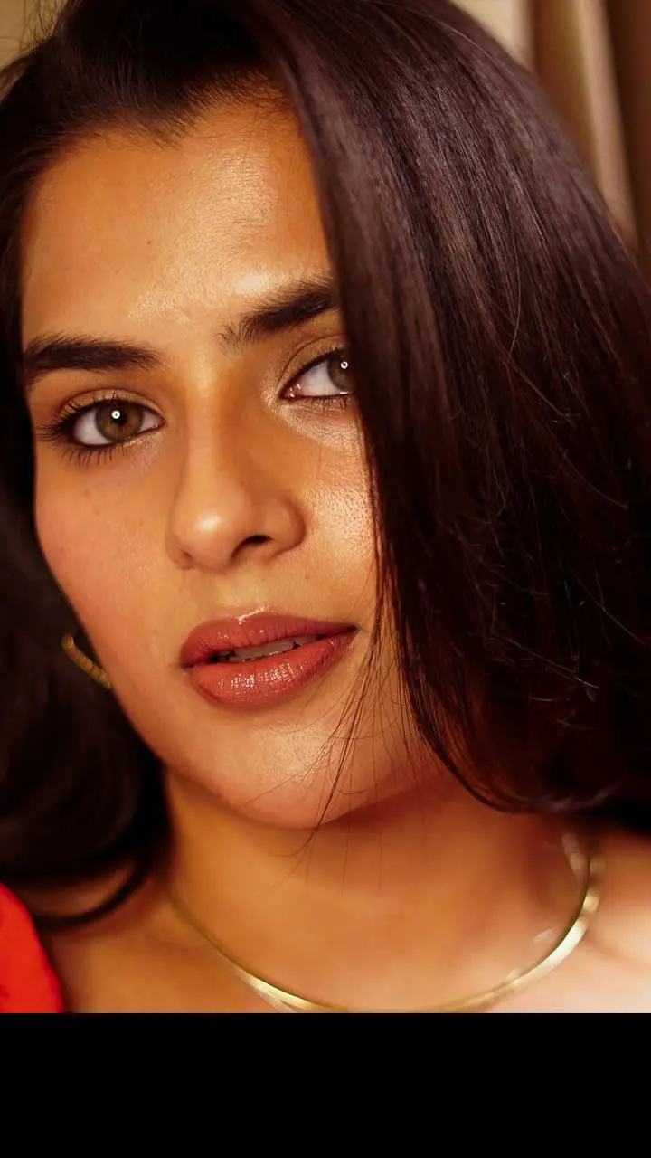 Kavya Kalyanram