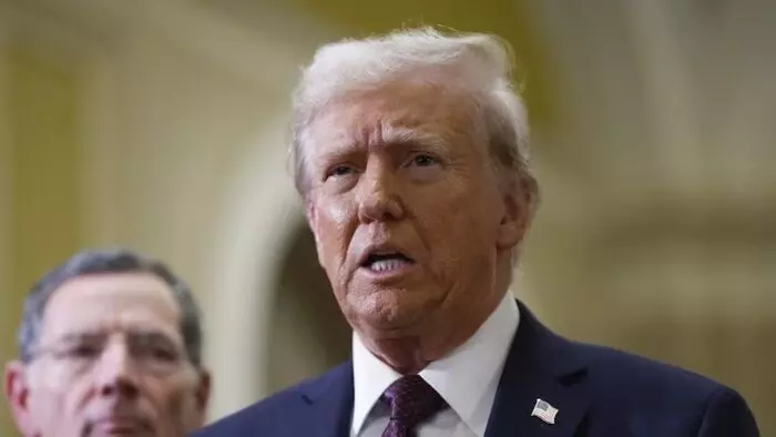 Trump: ఇరాన్ మాతో పెట్టుకోవద్దు జాగ్రత్త.. ట్రంప్ హెచ్చరిక Trump: ఇరాన్ మాతో పెట్టుకోవద్దు జాగ్రత్త.. ట్రంప్ హెచ్చరిక