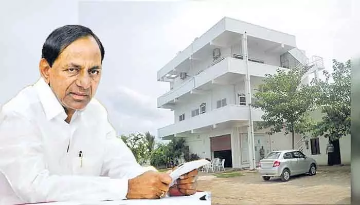 ఫామ్హౌస్లో వరుస ప్రమాదాలు.. గులాబీ బాస్ సంచలన నిర్ణయం! ఫామ్హౌస్లో వరుస ప్రమాదాలు.. గులాబీ బాస్ సంచలన నిర్ణయం!