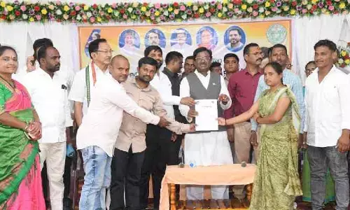 ఇందిరమ్మ ఇళ్ల లబ్ధిదారుల భూమి పూజలో పాల్గొన మంత్రి వివేక్ వెంకటస్వామి..