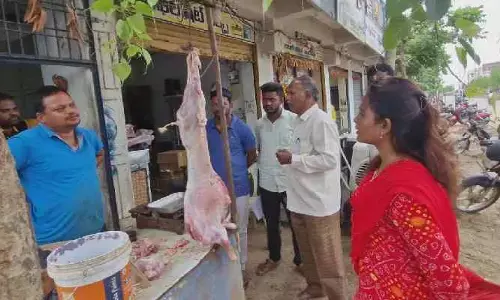 దిశ, ఎఫెక్ట్: స్టాంపింగ్ ఉన్న మటన్ ని మాత్రమే విక్రయించాలి