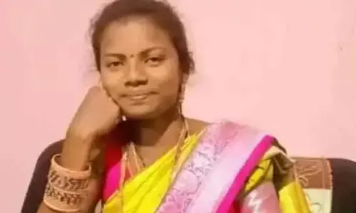 అదనపు కట్నం వేధింపులు.. వివాహిత బలవన్మరణం