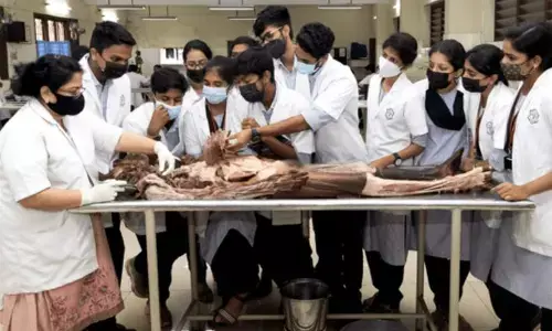 మెడికల్ కాలేజీల్లో శవాల కొరత