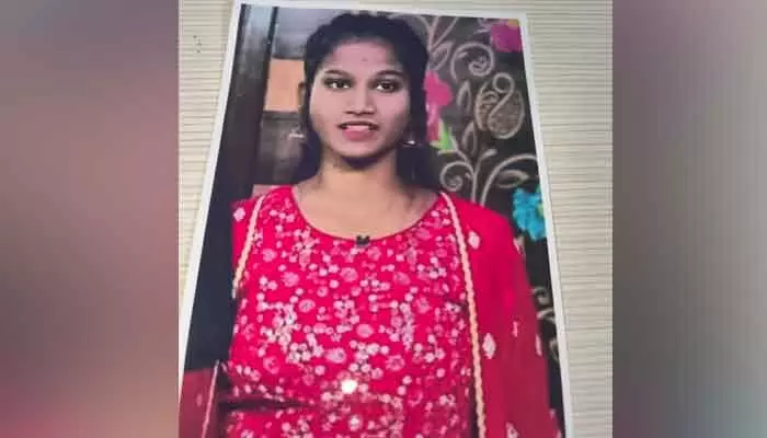 ఇంటి నుంచి వెళ్లి తప్పిపోయిన యువతి ఇంటి నుంచి వెళ్లి తప్పిపోయిన యువతి