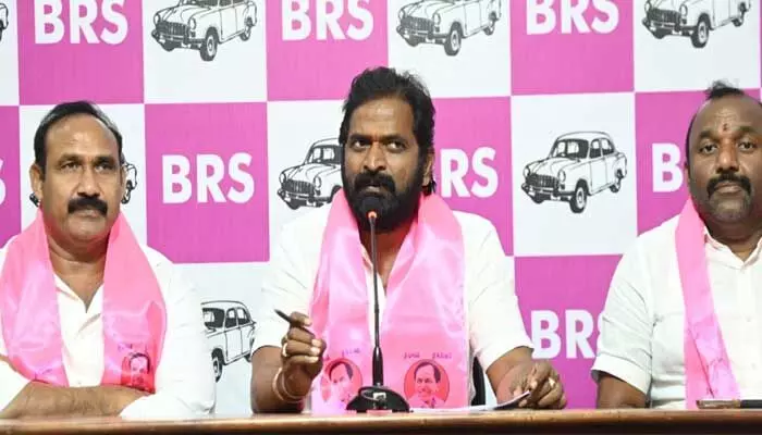 కాంగ్రెస్ ప్రభుత్వం అబద్దాల పాలన సాగిస్తోంది.. రిజర్వేషన్ల అమలు మాజీ మంత్రి కీలక వ్యాఖ్యలు కాంగ్రెస్ ప్రభుత్వం అబద్దాల పాలన సాగిస్తోంది.. రిజర్వేషన్ల అమలు మాజీ మంత్రి కీలక వ్యాఖ్యలు