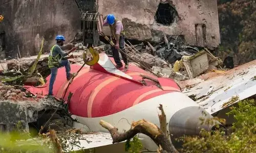 Air India accident: ఎయిరిండియా ప్రమాదంపై నిపుణుల పరిశీలన