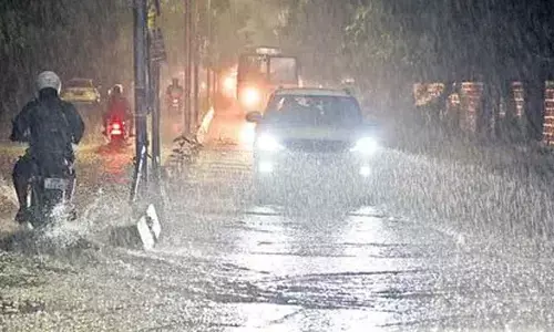 Rain Alert:రాష్ట్రంలో భారీ వర్షాలు.. ఆ మార్గంలో నిలిచిపోయిన రాకపోకలు