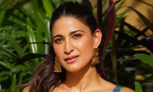 Aahana S Kumra : గ్లామర్‌తో కనువిందు చేస్తున్న హాట్ బ్యూటీ