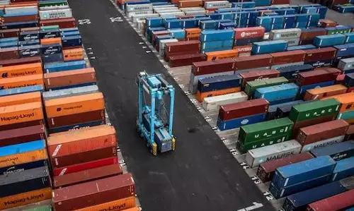Exports: మే నెలలో 2 శాతం తగ్గిన ఎగుమతులు