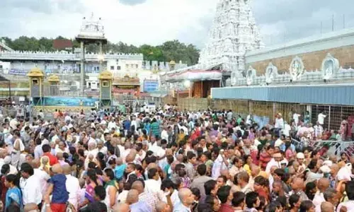 తిరుమల భక్తులకు అలర్ట్.. శ్రీవారి దర్శనానికి సమయం ఎంతంటే?