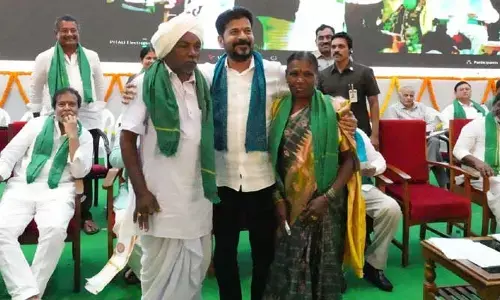 CM Revanth Reddy: రైతు దంపతులతో ఫోటో.. సీఎం రేవంత్ రెడ్డి ఎమోషనల్ ట్వీట్