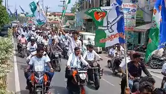 సత్తెనపల్లిలో వైసీపీ కార్యకర్తల అత్యుత్సాహం.. వాహనదారుల తీవ్ర ఆగ్రహం సత్తెనపల్లిలో వైసీపీ కార్యకర్తల అత్యుత్సాహం.. వాహనదారుల తీవ్ర ఆగ్రహం