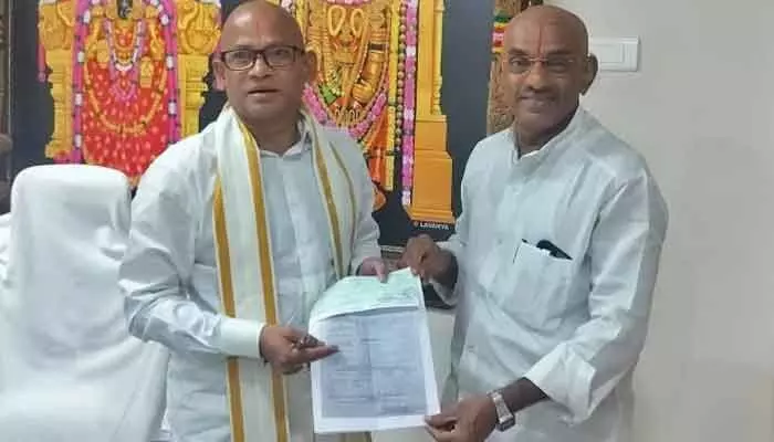 Tirumala: టీటీడీకి హైదరాబాద్ వాసి భారీ విరాళం Tirumala: టీటీడీకి హైదరాబాద్ వాసి భారీ విరాళం