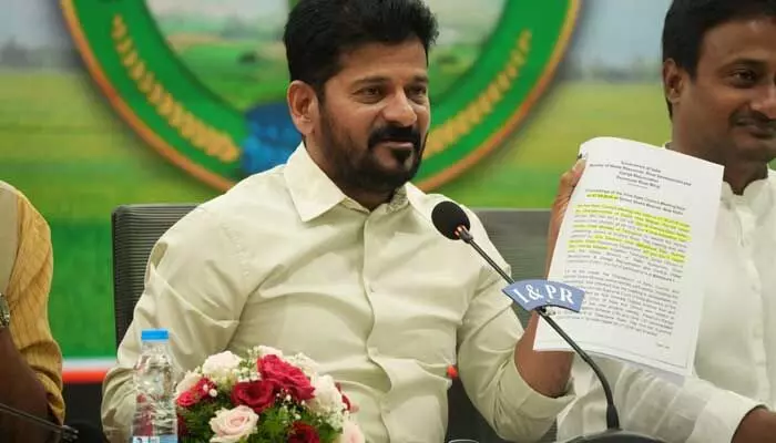 రాష్ట్ర ప్రయోజనాల కోసం ఎవరినైనా కలుస్తాం.. ఎవరితోనైనా కొట్లాడుతాం : సీఎం రేవంత్రెడ్డి రాష్ట్ర ప్రయోజనాల కోసం ఎవరినైనా కలుస్తాం.. ఎవరితోనైనా కొట్లాడుతాం : సీఎం రేవంత్రెడ్డి