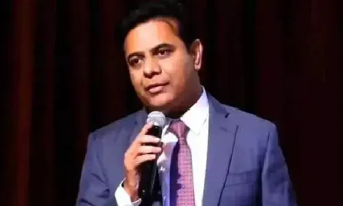 లండన్ బయల్దేరిన కేటీఆర్