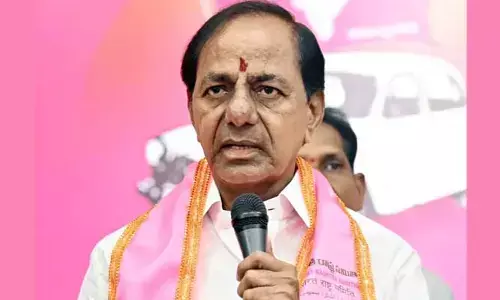 BRS: స్థానిక ఎన్నికల వేళ బీఆర్ఎస్ లో తిరుగుబాటు కలకలం.. కేసీఆర్ సన్నిహితుడిపై తీవ్ర విమర్శలు
